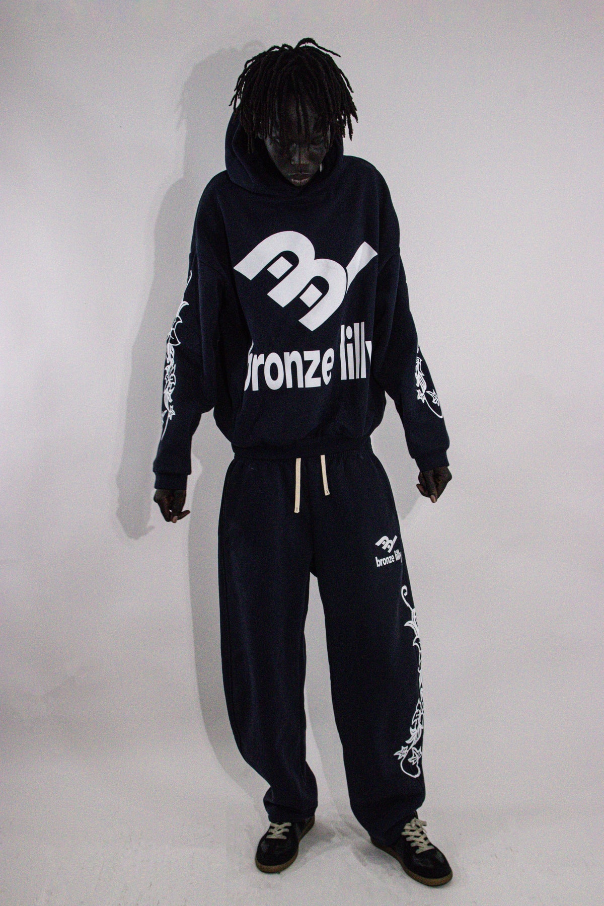 NAVY ORCA SWEATPANT